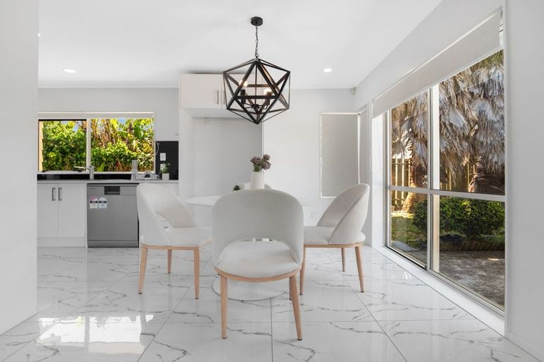 Photo of property in 20 Horlicks Place, Randwick Park, Auckland, 2105