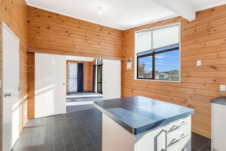 Photo of property in 4 Kebbell Avenue, Levin, 5510