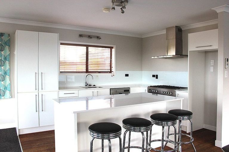 Photo of property in 32 Coronation Road, Hillcrest, Auckland, 0627