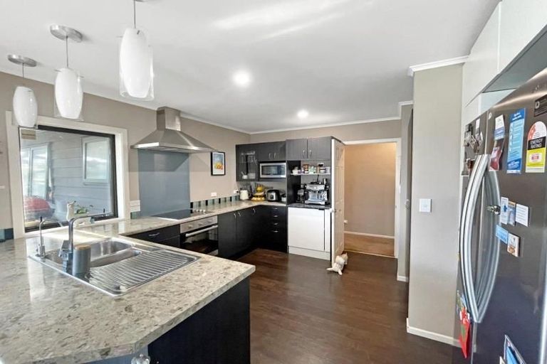 Photo of property in 5 Ruske Place, Grandview Heights, Hamilton, 3200