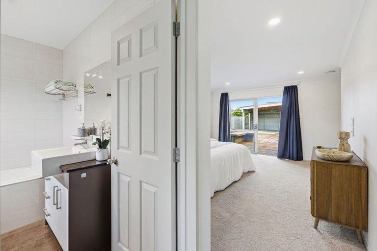Photo of property in 27 Galsworthy Place, Bucklands Beach, Auckland, 2014