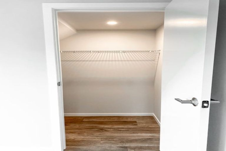 Photo of property in 18 Reakes Crescent, Wallaceville, Upper Hutt, 5018