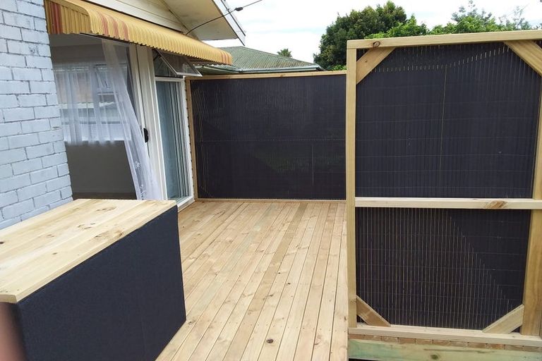 Photo of property in 2 Laureston Avenue, Papatoetoe, Auckland, 2025