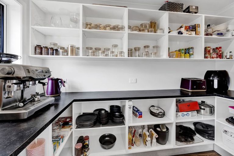 Photo of property in 7 Cross Street, Lepperton, New Plymouth, 4373