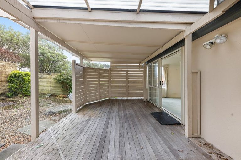Photo of property in 2/3 Jacanas Place, Unsworth Heights, Auckland, 0632