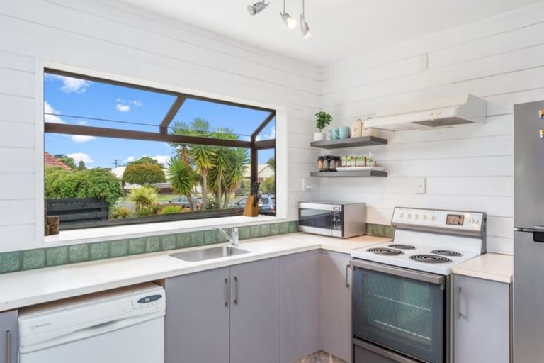 Photo of property in 8 Cromwell Drive, Fitzroy, Hamilton, 3206