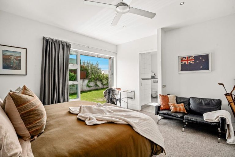 Photo of property in 14 Sunrise Bay Drive, Wanaka, 9305