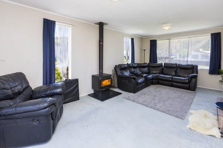 Photo of property in 83 Norana Road, Timberlea, Upper Hutt, 5018