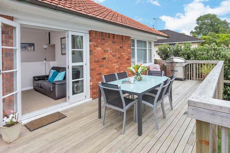 Photo of property in 60 Uxbridge Road, Mellons Bay, Auckland, 2014