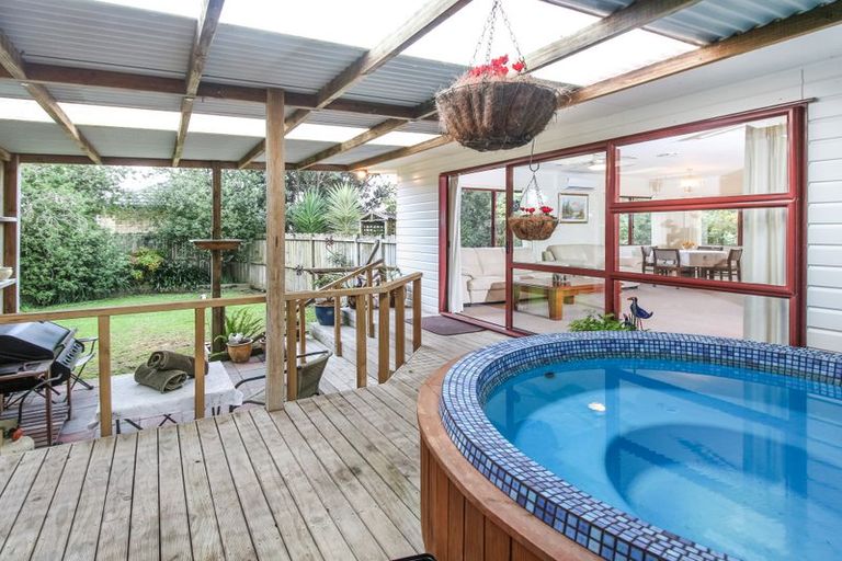 Photo of property in 41a Springs Road, Parakai, 0830