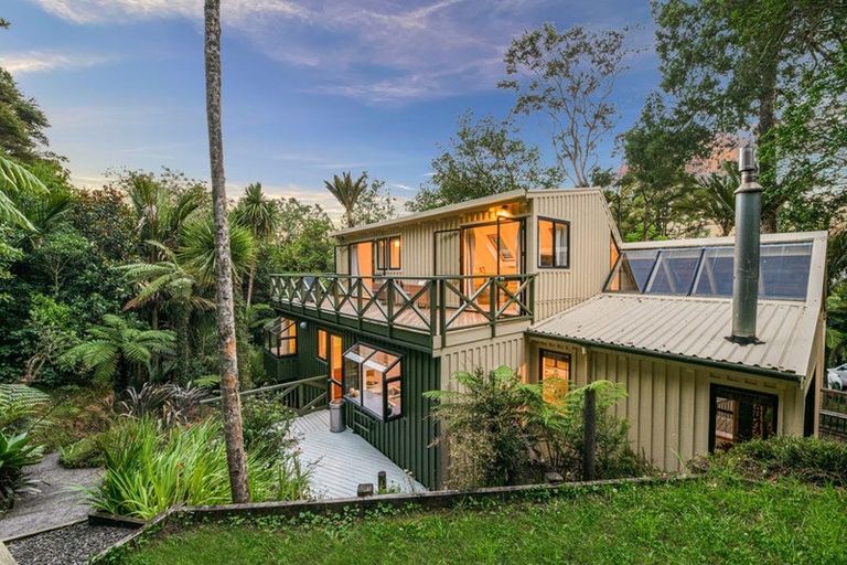 Photo of property in 576c South Titirangi Road, Titirangi, Auckland, 0604