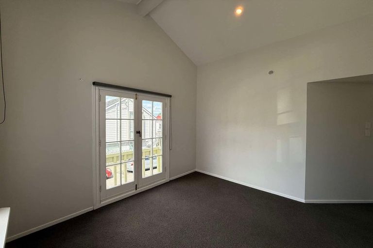 Photo of property in 100 Aro Street, Aro Valley, Wellington, 6021