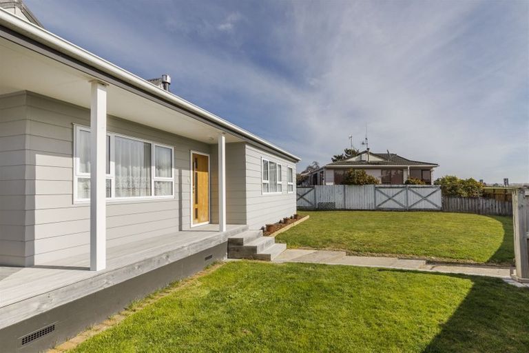 Photo of property in 11 Leander Place, Milson, Palmerston North, 4414