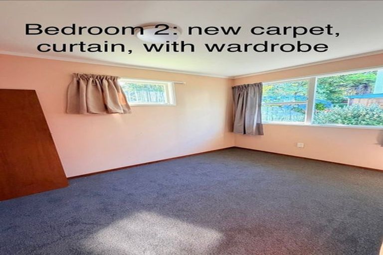 Photo of property in 51 Easton Park Parade, Glenfield, Auckland, 0629