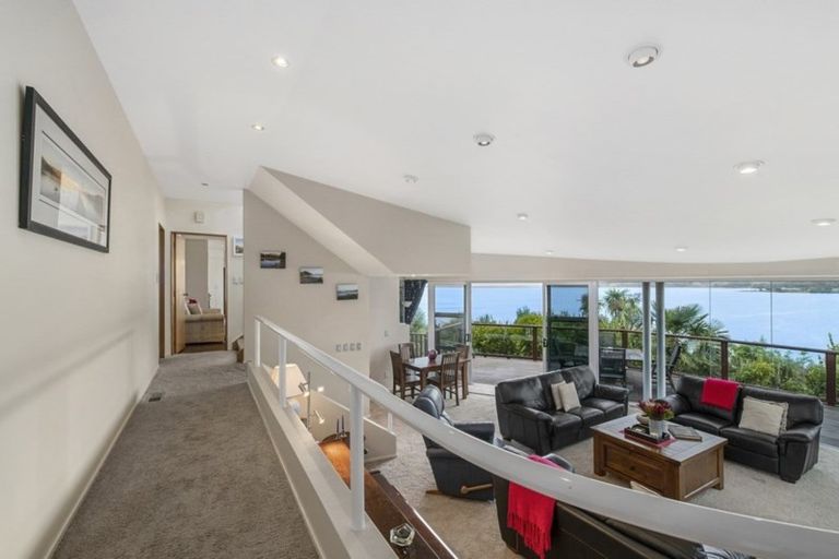 Photo of property in 28 Molyneux Close, Whitby, Porirua, 5024