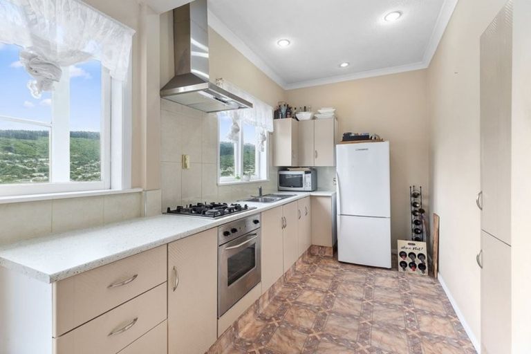 Photo of property in 21 Tawa Terrace, Tawa, Wellington, 5028