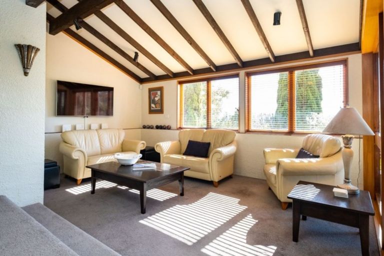 Photo of property in 27 Muritai Crescent, Havelock North, 4130