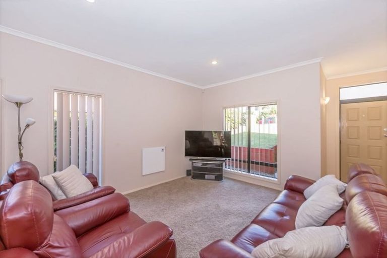 Photo of property in 46 Parkwood Crescent, Gulf Harbour, Whangaparaoa, 0930