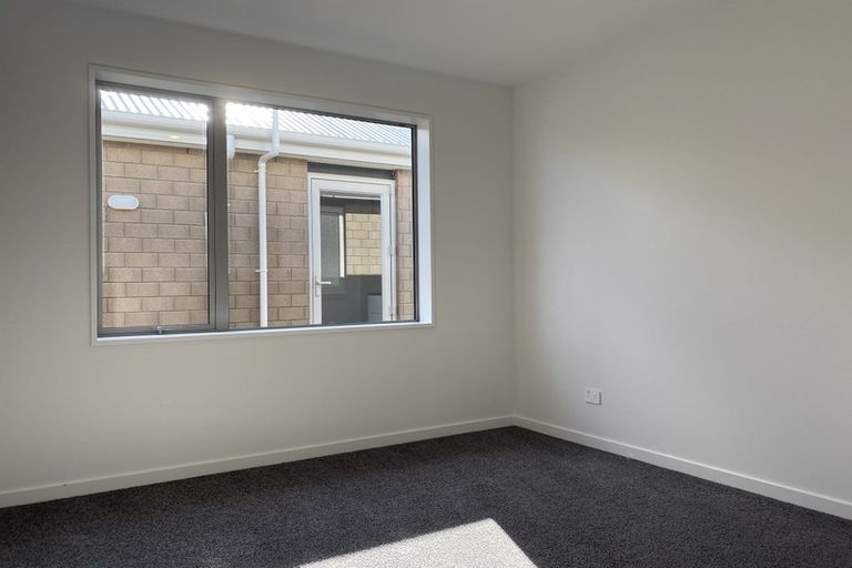 Photo of property in 44 Horoeka Street, Stokes Valley, Lower Hutt, 5019