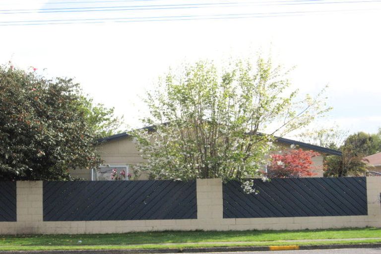 Photo of property in 70 Kawaha Point Road, Kawaha Point, Rotorua, 3010