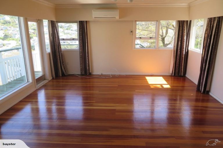 Photo of property in 28 Melbourne Road, Island Bay, Wellington, 6023