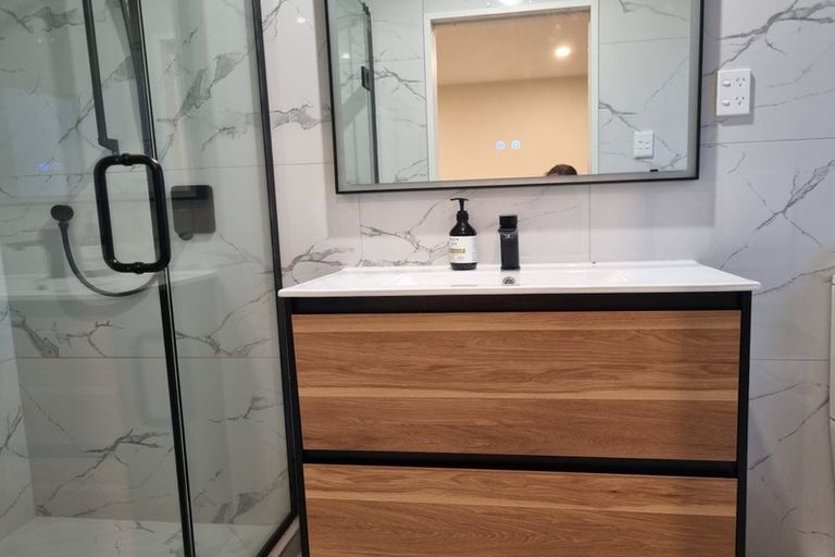 Photo of property in 49b Riverton Drive, Randwick Park, Auckland, 2105