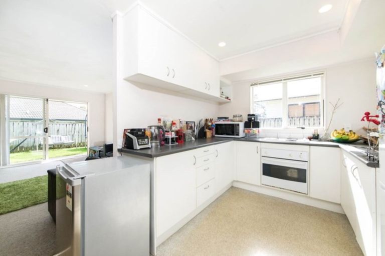 Photo of property in 16 Legacy Drive, Henderson, Auckland, 0612
