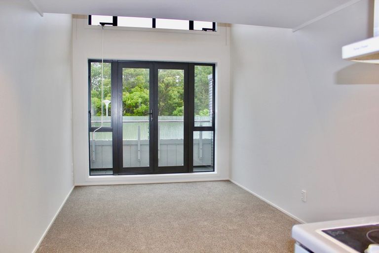Photo of property in 4b/30 Westward Ho, Glen Eden, Auckland, 0602