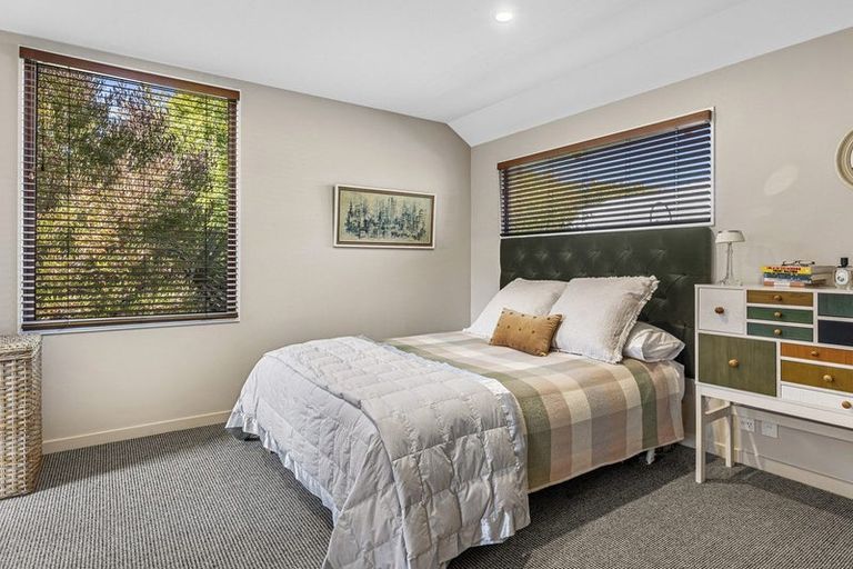 Photo of property in 34 Oakford Close, Riccarton, Christchurch, 8011