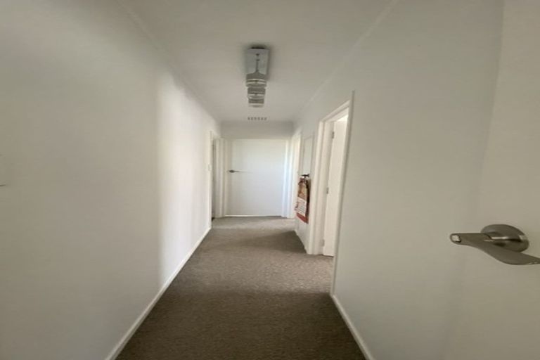 Photo of property in 26 Kiteroa Terrace, Rothesay Bay, Auckland, 0630