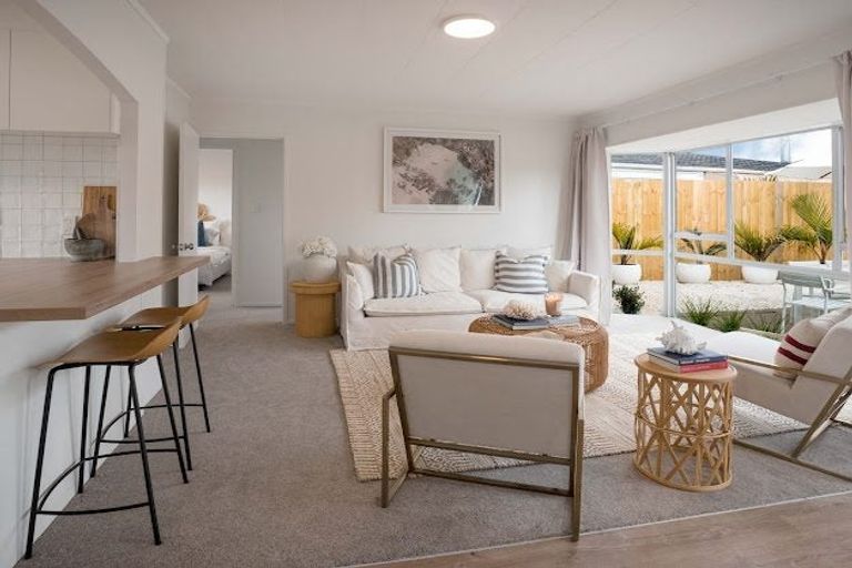 Photo of property in 3/83 Centreway Road, Orewa, 0931