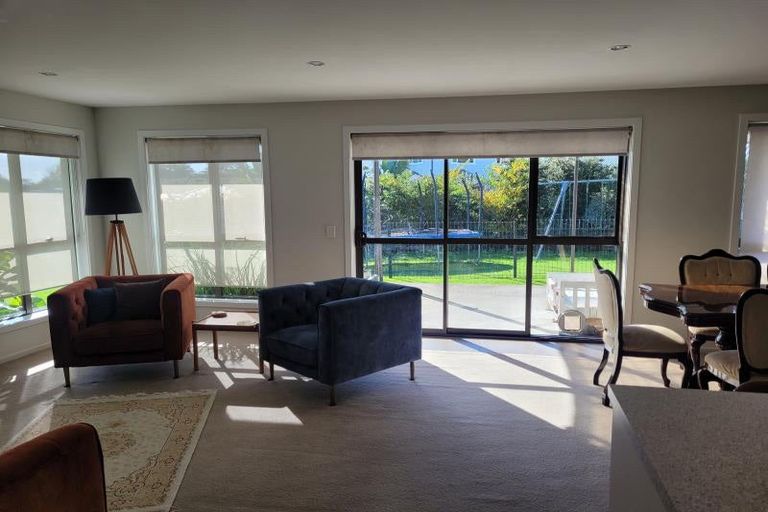 Photo of property in 14 Te Arakete Place, Hurworth, New Plymouth, 4310