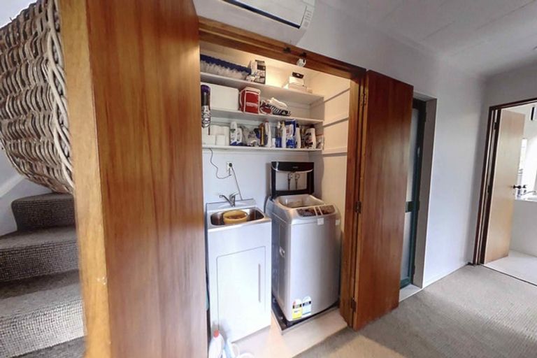 Photo of property in 135 Priestley Terrace, Bluff Hill, Napier, 4110