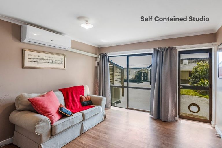 Photo of property in 11 Waiheke Street, Waikanae Beach, Waikanae, 5036