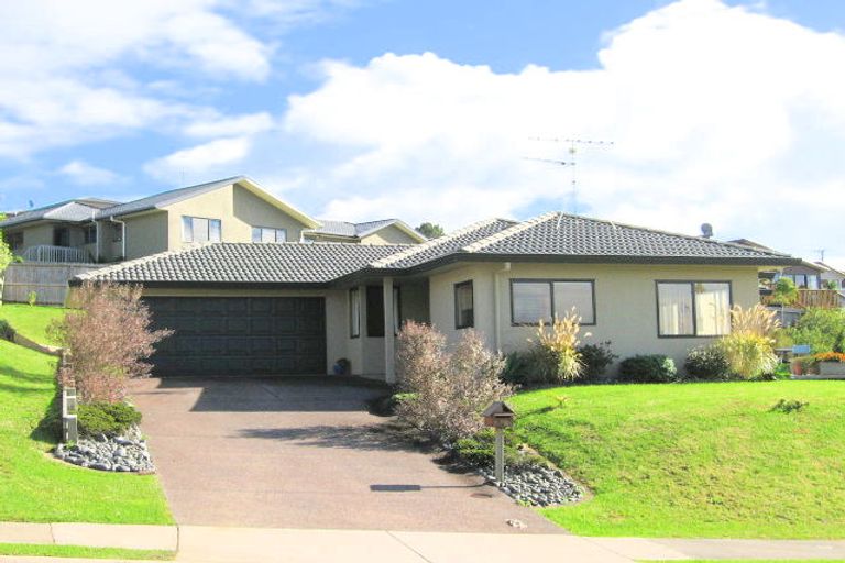 Photo of property in 88 Roberta Crescent, Orewa, 0931