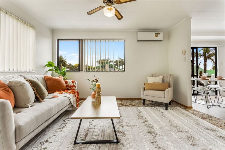 Photo of property in 14a Chablis Place, Henderson, Auckland, 0612