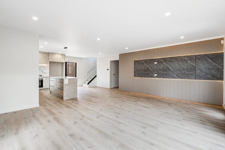 Photo of property in 34a Lorikeet Place, Unsworth Heights, Auckland, 0632