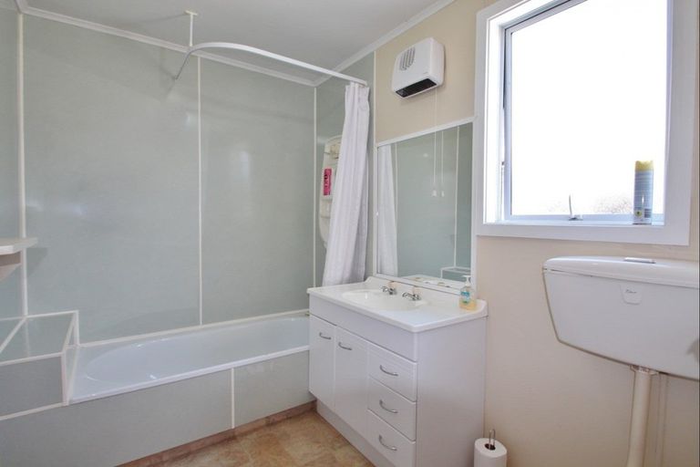 Photo of property in 61 Middle Street, Pukerau, Gore, 9772