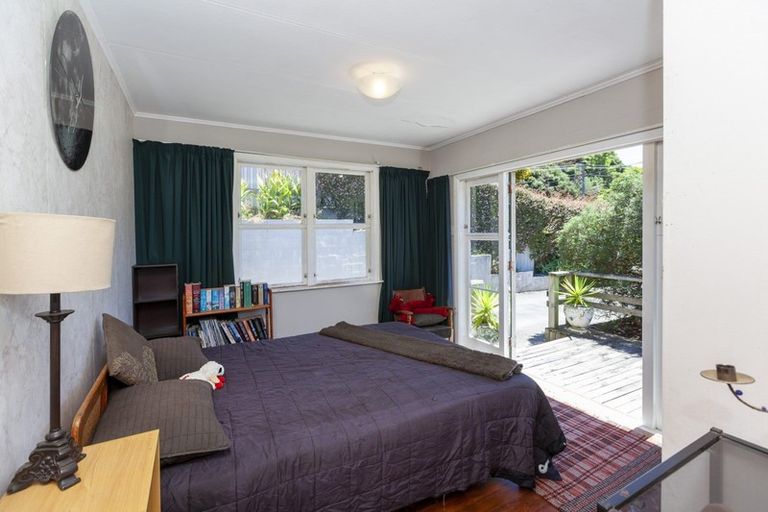 Photo of property in 38 Tiromoana Road, Raumati South, Paraparaumu, 5032