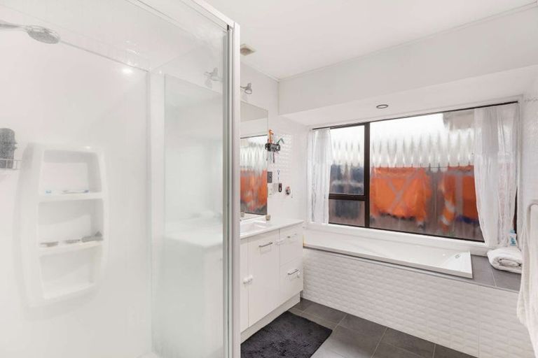 Photo of property in 95 John F Kennedy Drive, Milson, Palmerston North, 4414