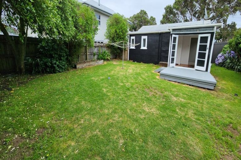 Photo of property in 23 Richmond Street, Fitzroy, New Plymouth, 4312