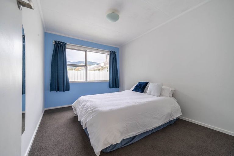 Photo of property in 37 Polstead Road, Stoke, Nelson, 7011