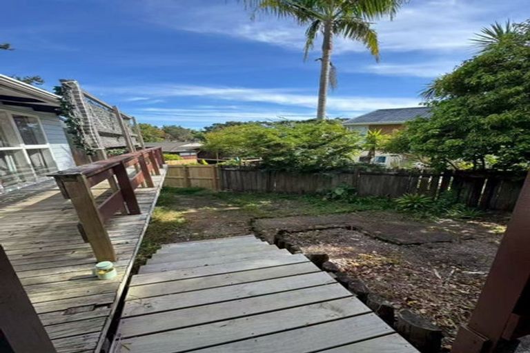 Photo of property in 28 Sunnyfield Crescent, Glenfield, Auckland, 0629