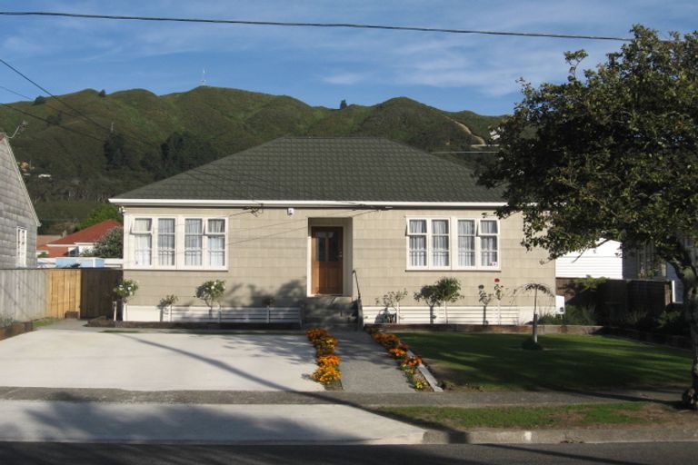Photo of property in 17 Collett Street, Naenae, Lower Hutt, 5011