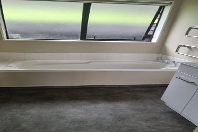 Photo of property in 6 Sherpa Place, Massey, Auckland, 0614