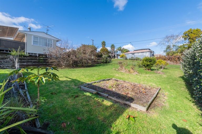 Photo of property in 72a Sylvan Crescent, Te Atatu South, Auckland, 0610