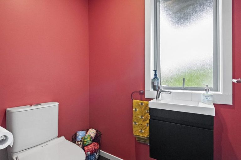 Photo of property in 37 Belle Vue Avenue, Northcote Point, Auckland, 0627