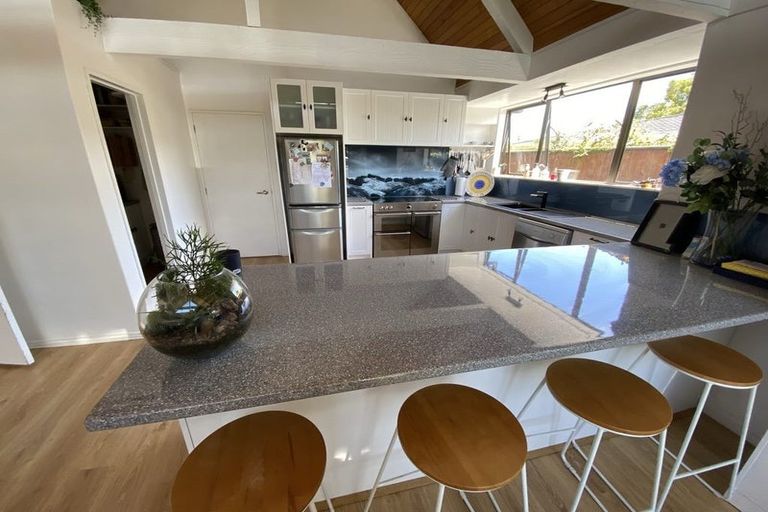 Photo of property in 9 Truscott Grove, Awapuni, Palmerston North, 4412