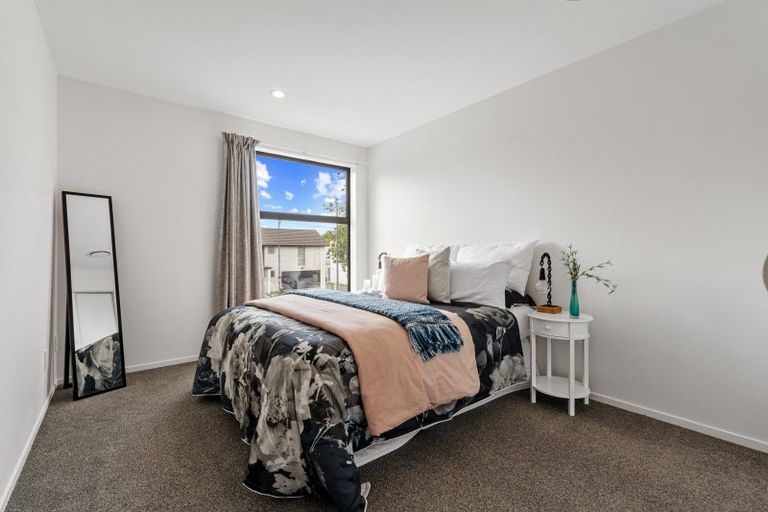 Photo of property in 14 Windfola Parkway, Takanini, 2112