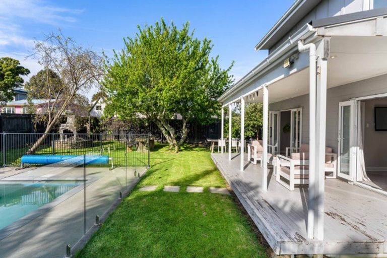 Photo of property in 25 Stevenson Road, Clarks Beach, 2122